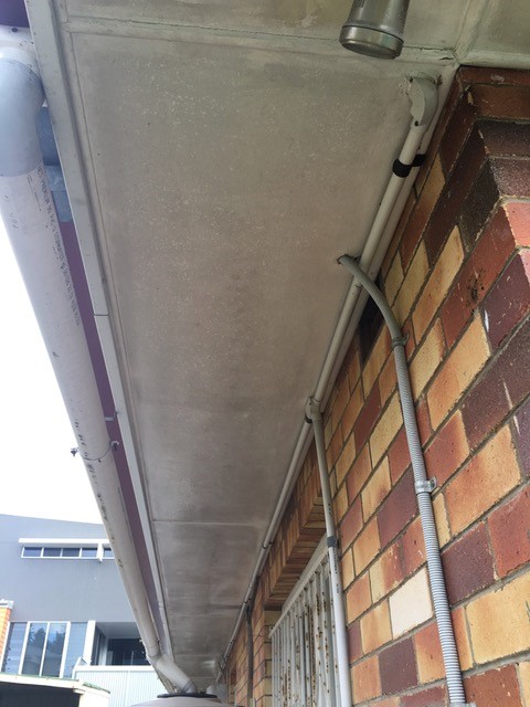 dirty soffit